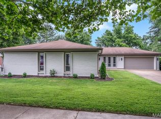 1254 Jade Wind Cir, Ballwin, MO
