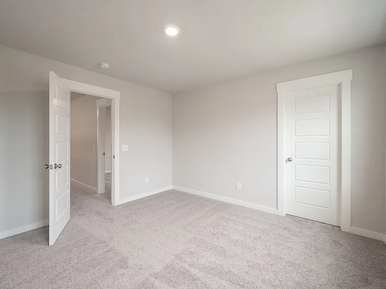 293 Casper Dr — Photo 24