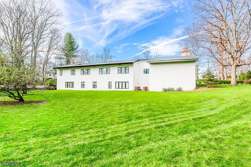 1st image of 225 Hartshorn Dr