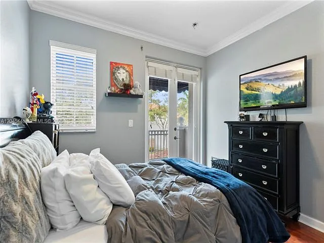3 bed, 2.5 bath, 1800 sqft, $3,600 — Photo 4