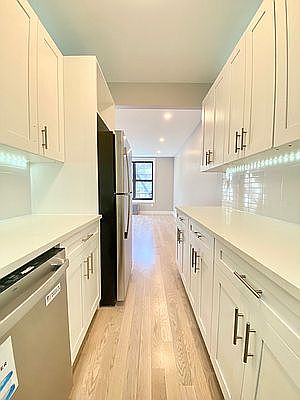 3rd image of 83 Woodruff Ave #2G