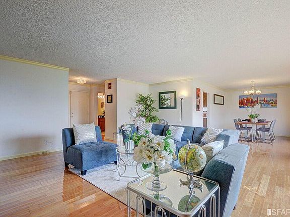 3rd image of 79 Eastridge Cir
