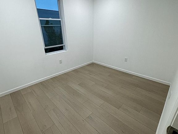 5th image of 3424 N 18th St Floor 1