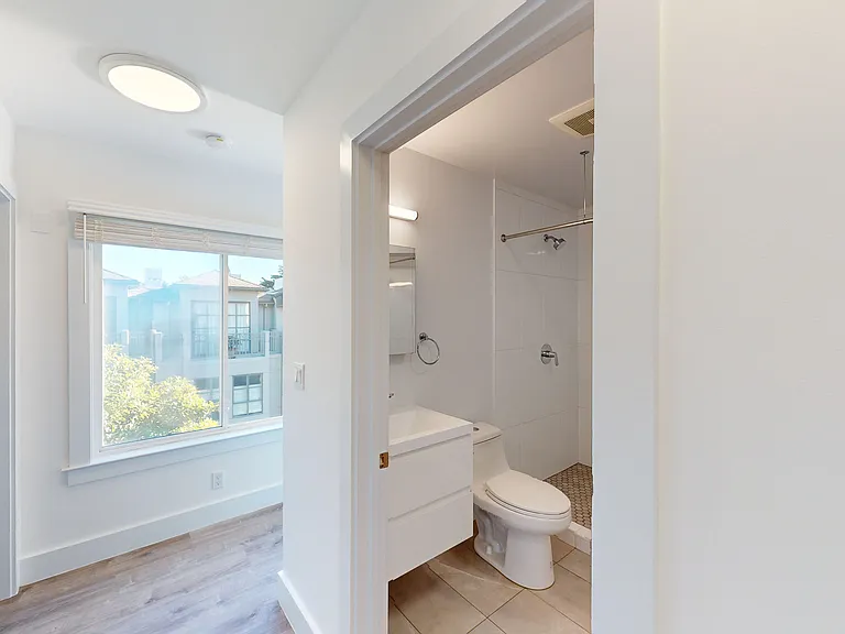 975 Burnett Ave #1 — Photo 20