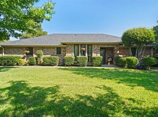 204 Crest Ridge Cir, Lakeside, TX 76108