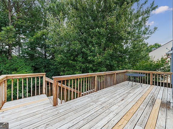3rd image of 5071 Newpark Dr NW