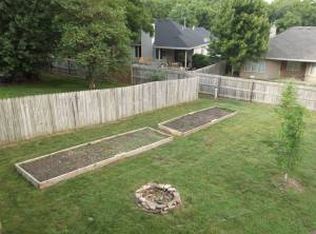 2938 S Scotts Ln, Springfield, MO 65807