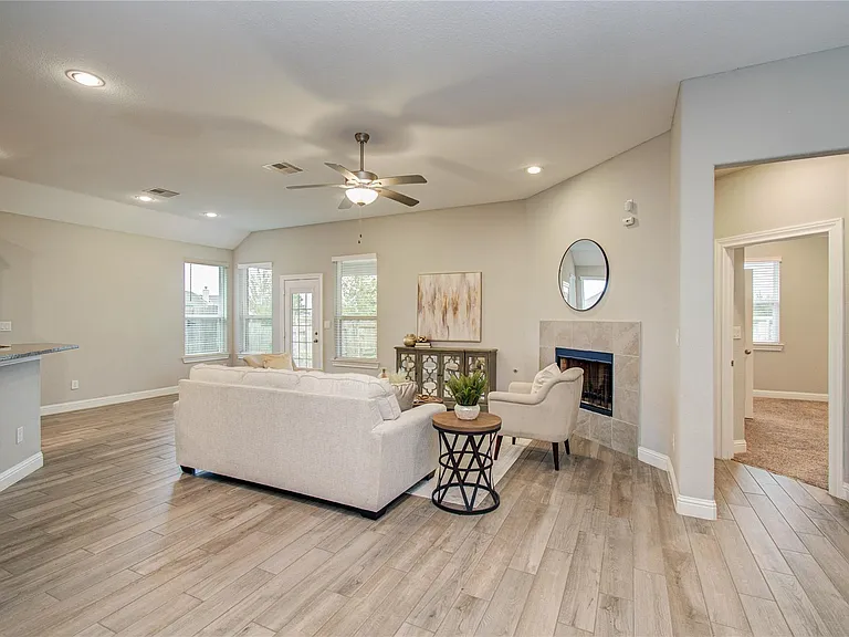 19029 Villa Ln — Photo 23