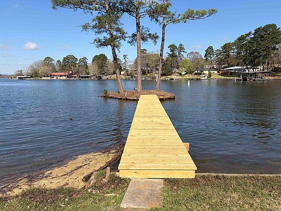 2nd image of 192 Rivers Dr