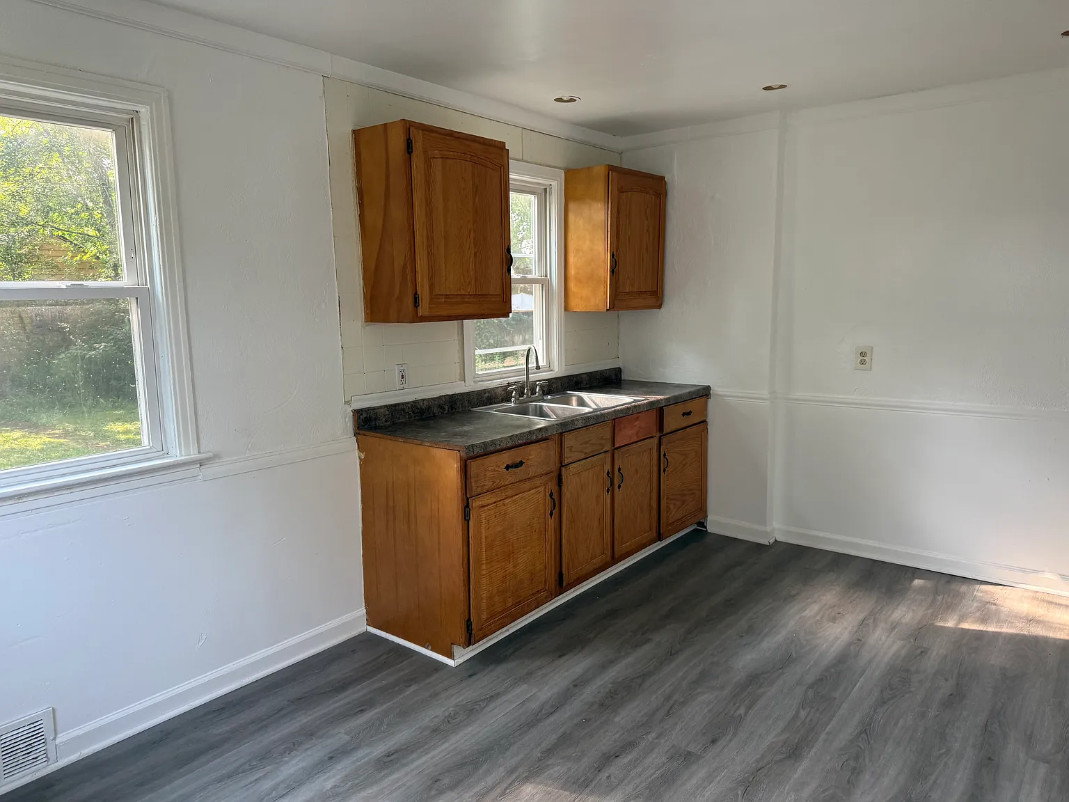 4 bed, 1008 sqft, $1,250 — Photo 3