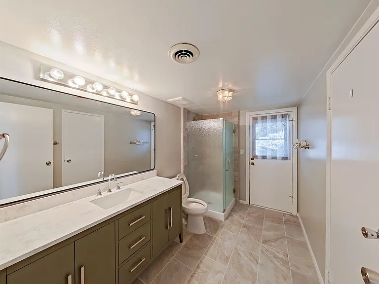 617 E Avenida San Juan — Photo 14
