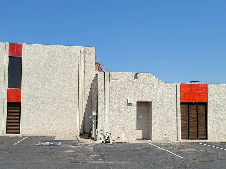 7142 N 57th Ave — Photo 30
