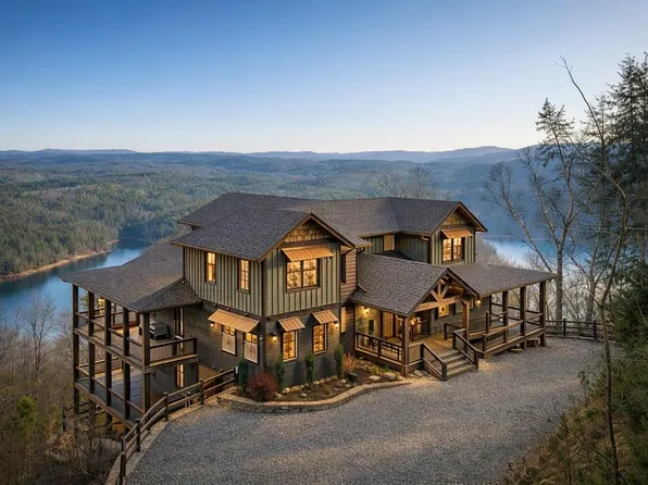 585 Gennessee Path, Blue Ridge, GA 30513