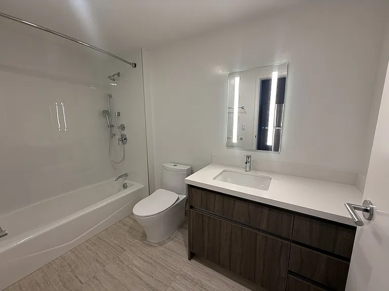 1515 Liona St #2009 — Photo 5