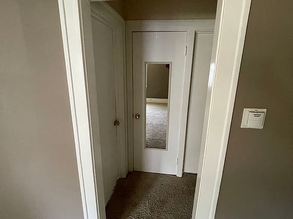 5th image of 23796 Reynolds Ave