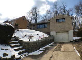 137 Clay Dr, Pittsburgh, PA