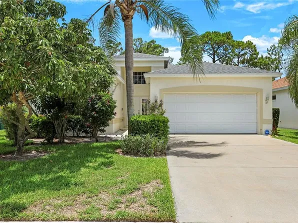 697 Crossfield Cir, Naples, FL 34104