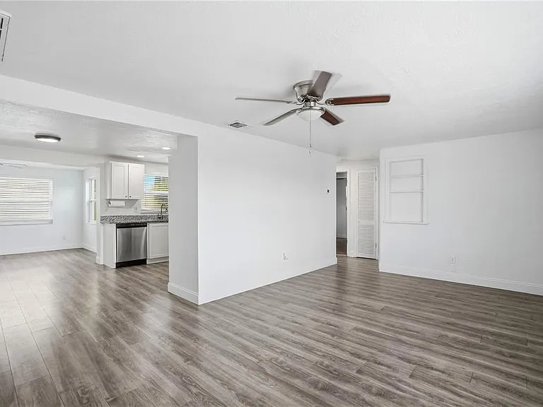 3301 Rosefield Dr — Photo 8