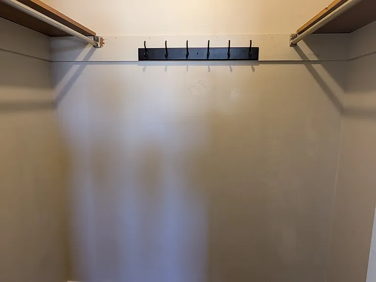 100 W 31st Pl — Photo 2