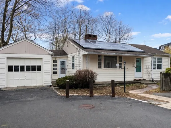 35 Felton Pl, Melrose, MA 02176