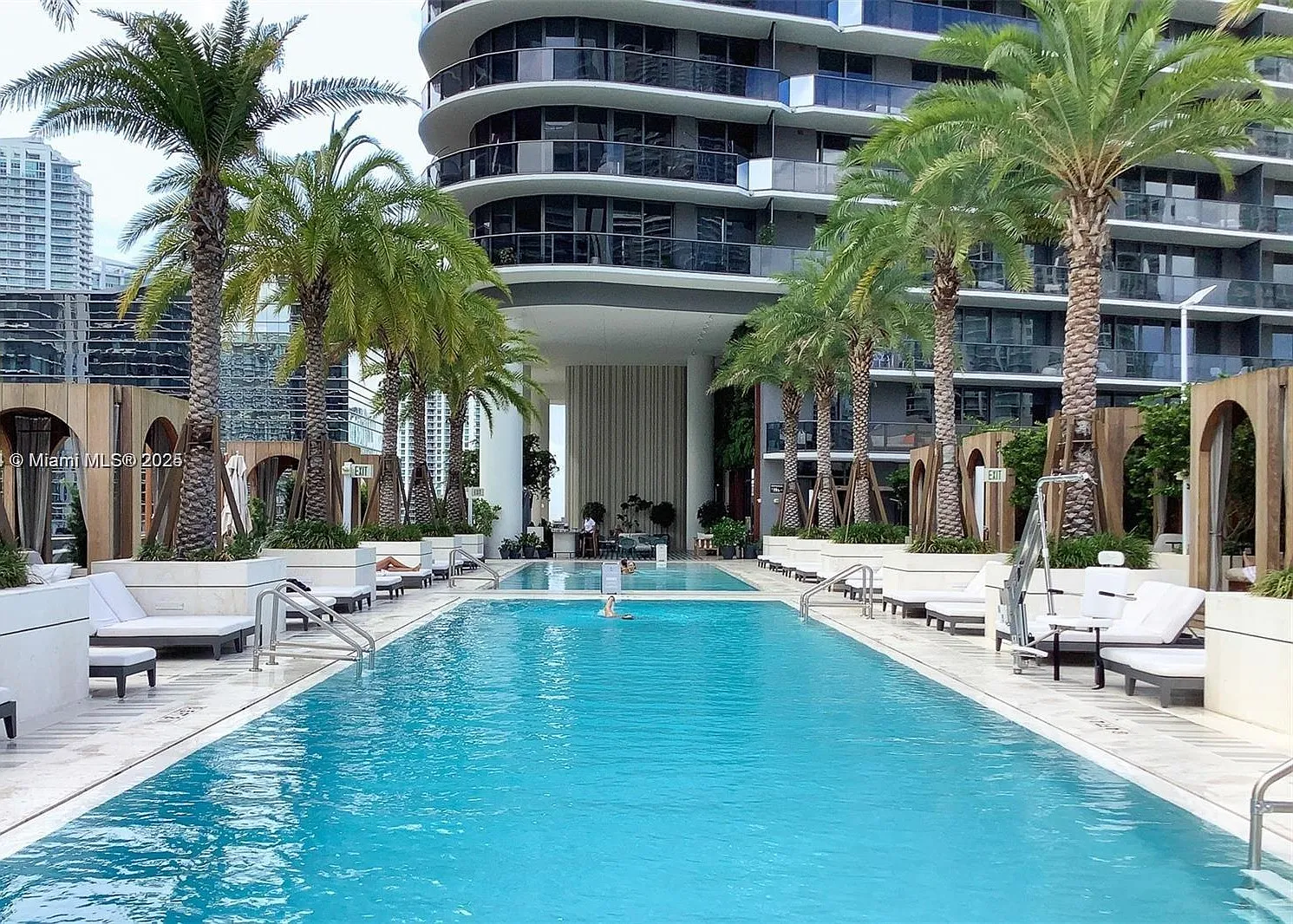 1 bed, 849 sqft, $4,100 — Photo 2