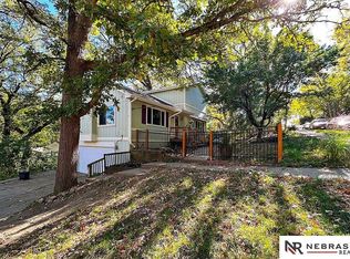 1605 Farrell Dr, Bellevue, NE 68005