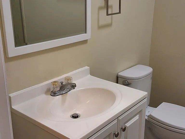 2070 University Avenue — Photo 33