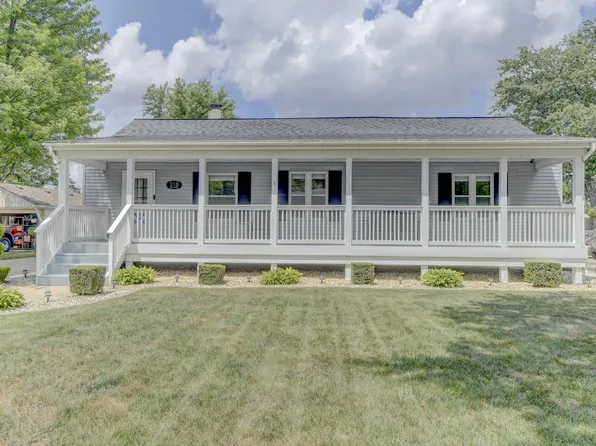218 Cedar St, Crown Point, IN 46307