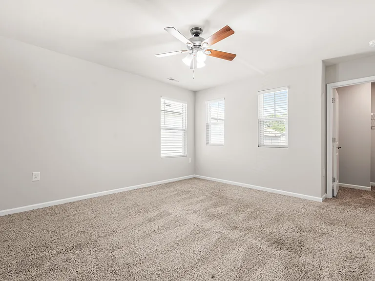 4008 Passenger Pl — Photo 31