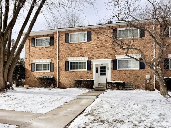 611 E Fox Hills Dr #36, Bloomfield Hills, MI 48304