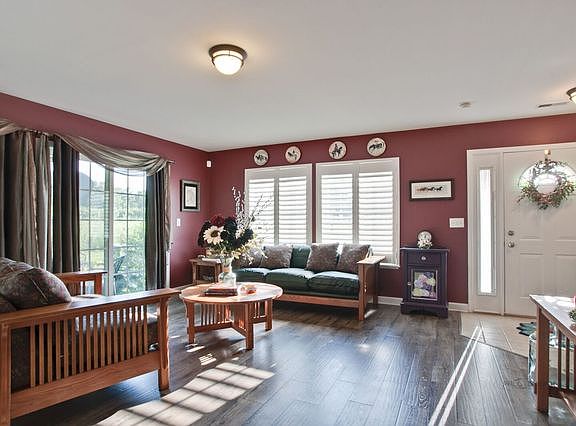 5th image of 725 W Donovan Ave