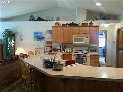 5th image of 10605 NE 114th Ct
