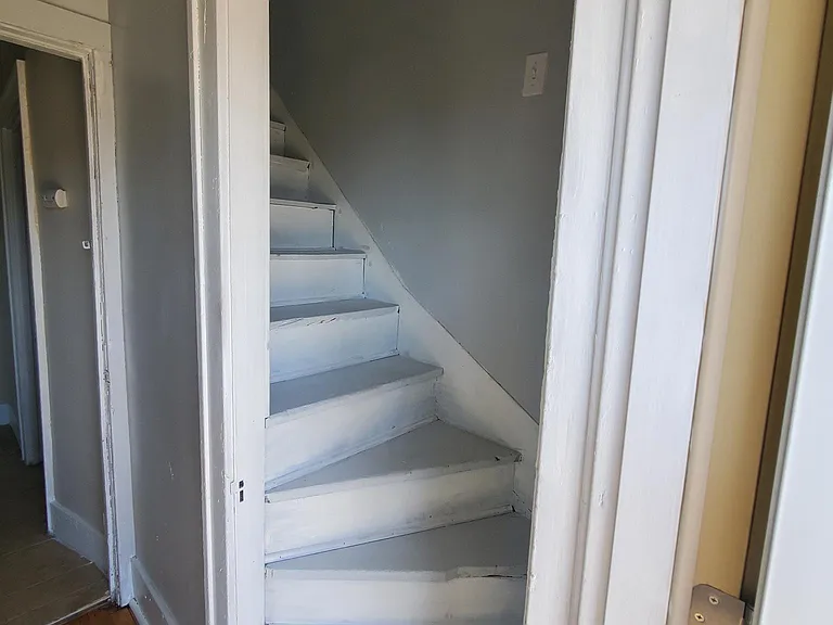 3345 Hogarth Ave #2 — Photo 43
