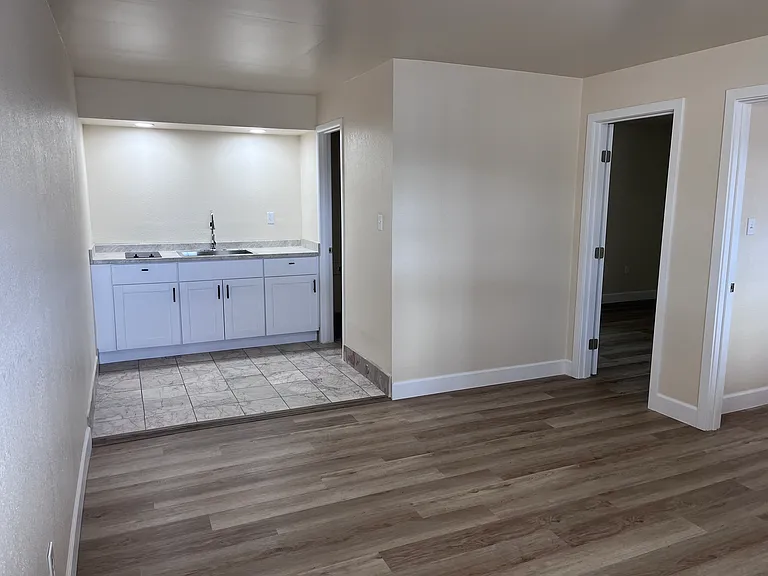 Farmington Flats — Photo 16