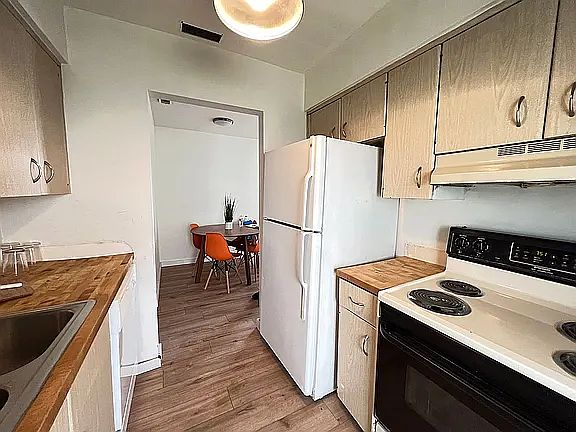 4th image of 1531 NE 51st St #A