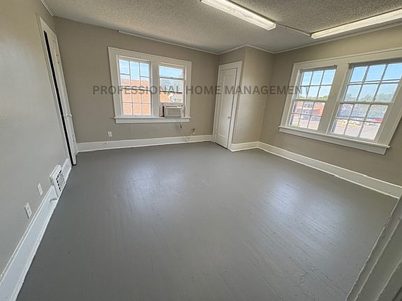 2nd image of 1204 S Hydraulic Ave #3