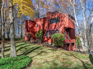 11 Hardwood Hill Rd, Pittsford, NY 14534