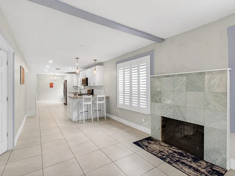 227 N M St — Photo 8