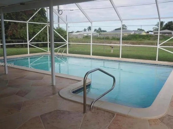 328 Riverdale Rd, Palm Springs, FL 33461