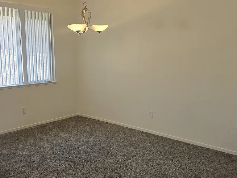 457 Beaulieu Ln — Photo 4