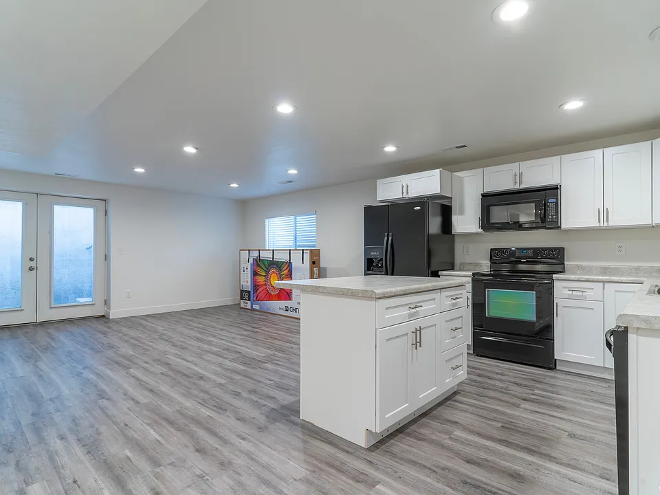 6647 W Dallas Kyle Dr #BASEMENT