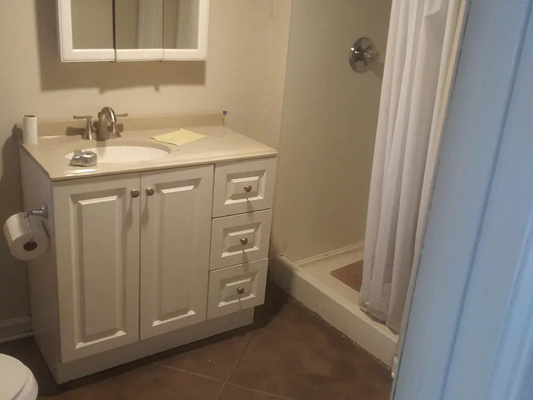 1396 N Meade St #B — Photo 9