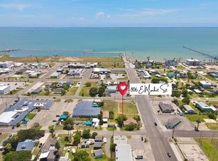 806 E Market St, Rockport, TX 78382