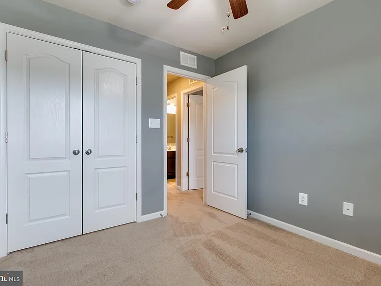 1314 Hawthorn Dr — Photo 25