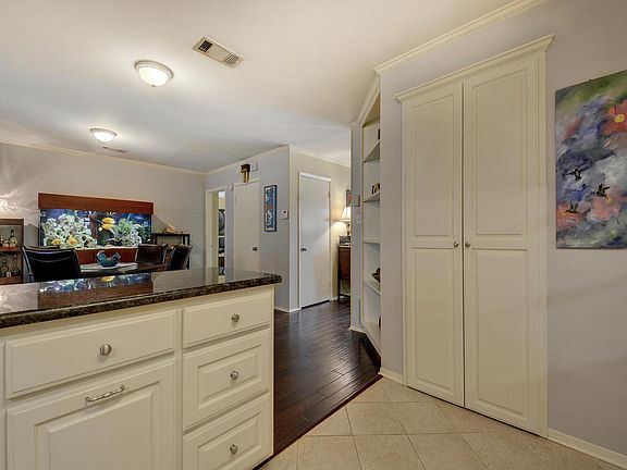 4th image of 3306 Skylark Dr