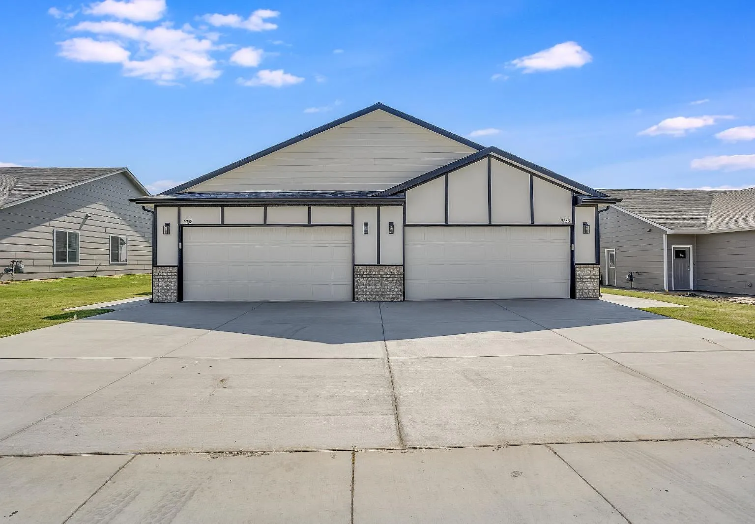 3 bed, 2.0 bath, $1,495 — Photo 1