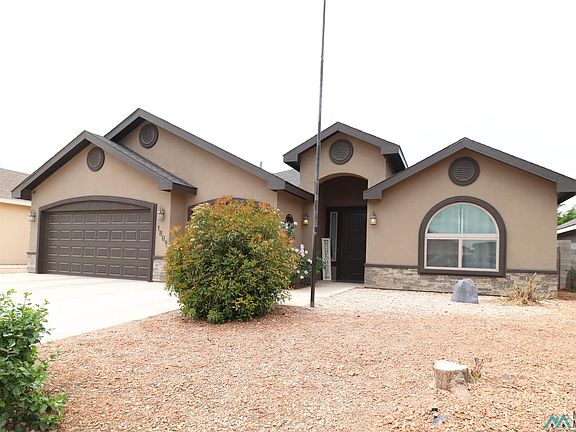 2nd image of 1809 N Orchid Dr