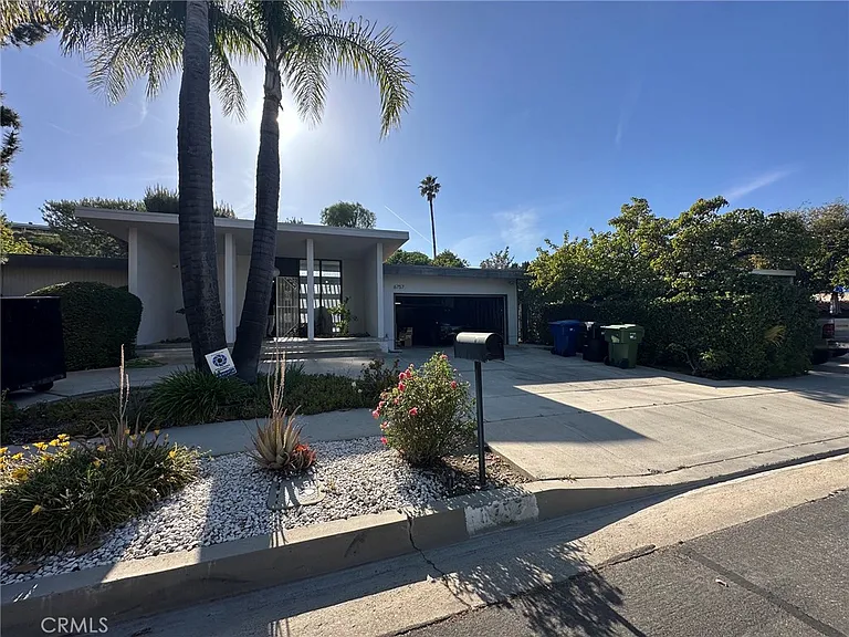 6757 Daryn Dr — Photo 24