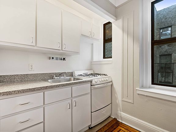 4th image of 4309 40th St APT 4F