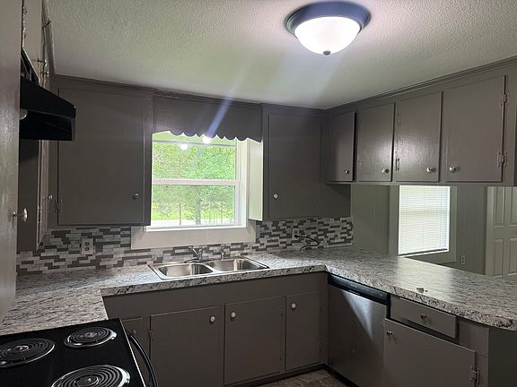 4th image of 114 Young Rd